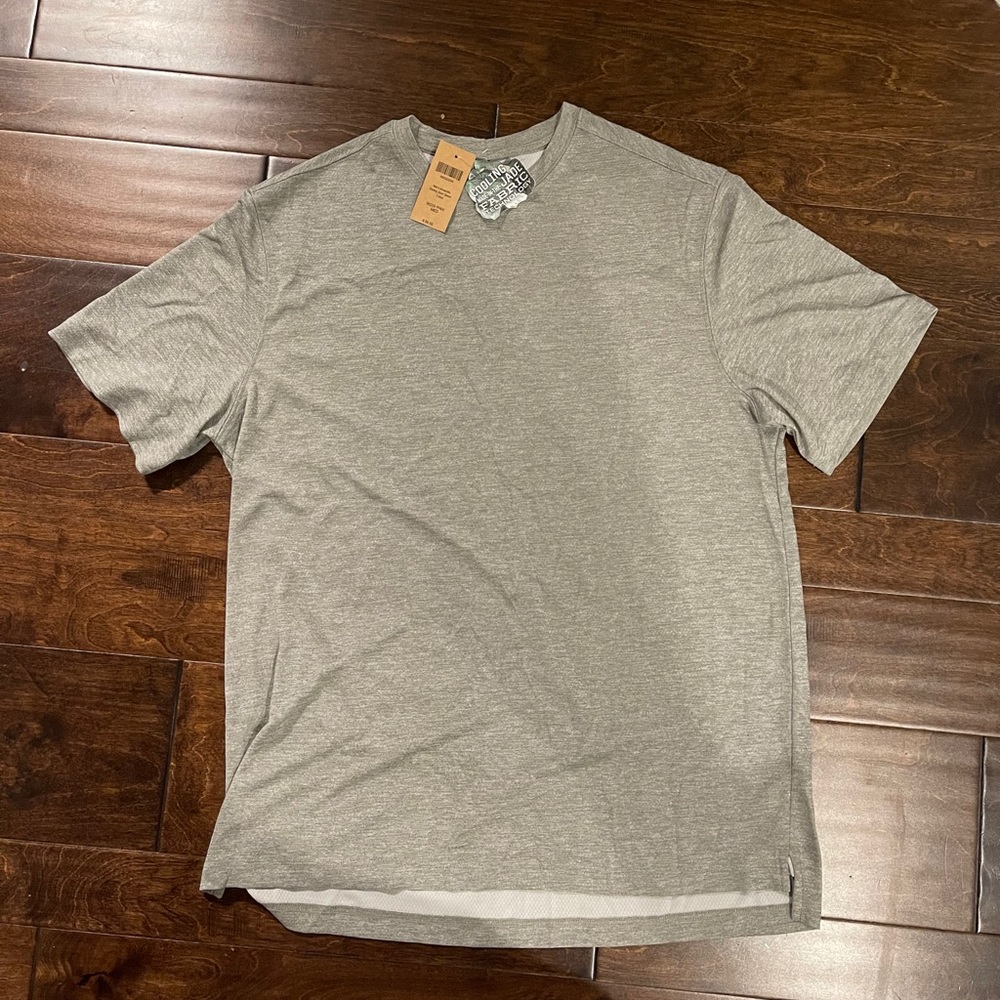 ✨Men’s Duluth Armachillo Tee!